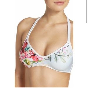 NWT Robin Piccone bikini top